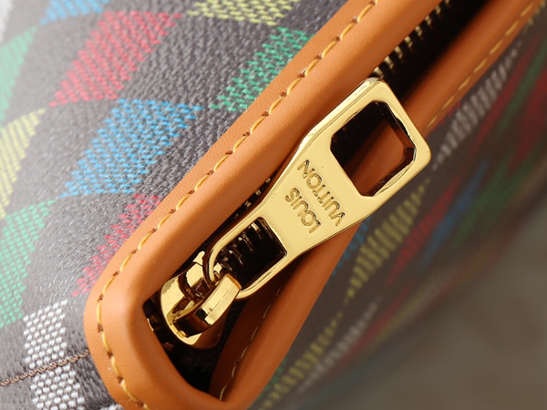 ルイヴィトンバッグ角部分ディテール